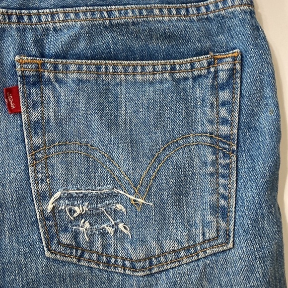 Levi’s 569 Loose High Waist Studded Jean Shorts Size 27 - Picture 6 of 8